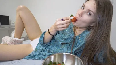 She Likes A Tip On Her Mouth